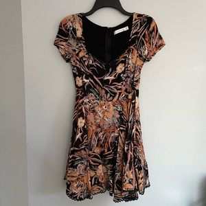 Minkpink Tropical Floral Dress XS